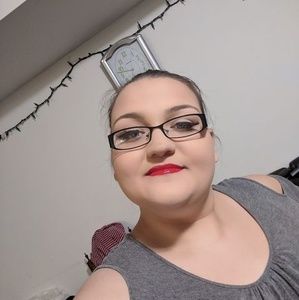 Meet your Posher, Kayla